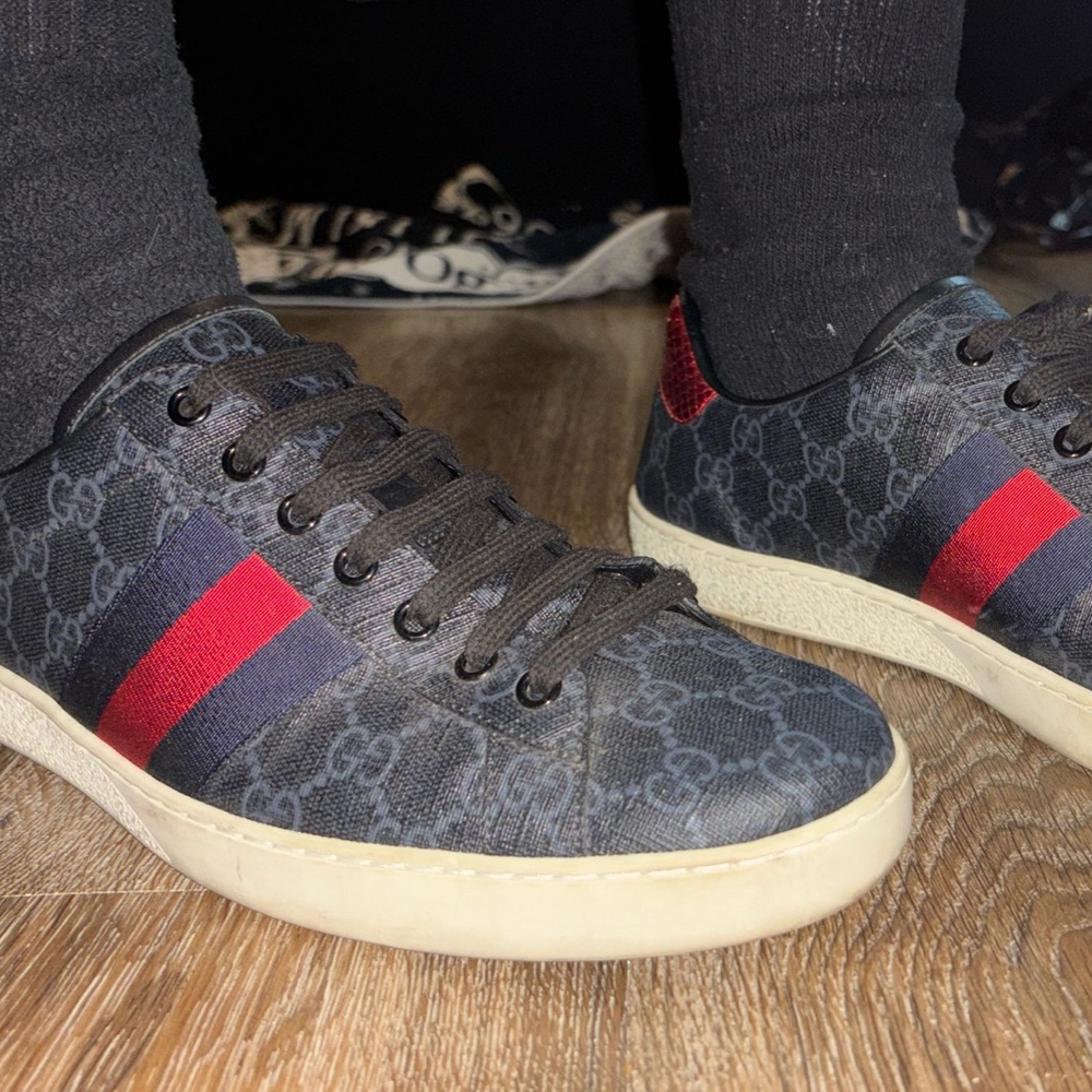 Gucci MiroSoft Leather MEN'S ACE GG SUPREME SNEAKER GG Low Shoes Men size 10.